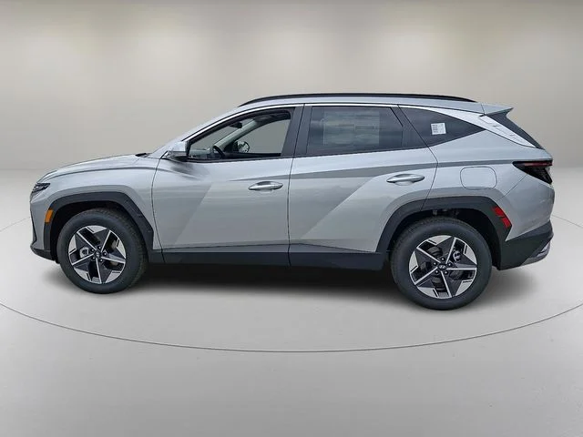 New 2026 Silver Hyundai SEL Premium image 4