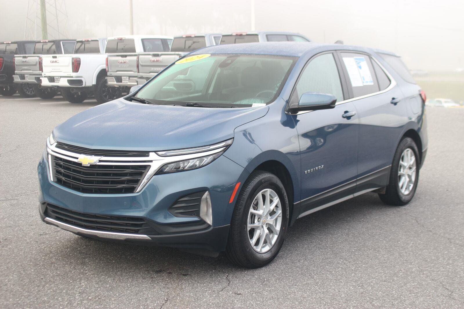 Used 2024 Lakeshore Blue Metallic Chevrolet LT image 3