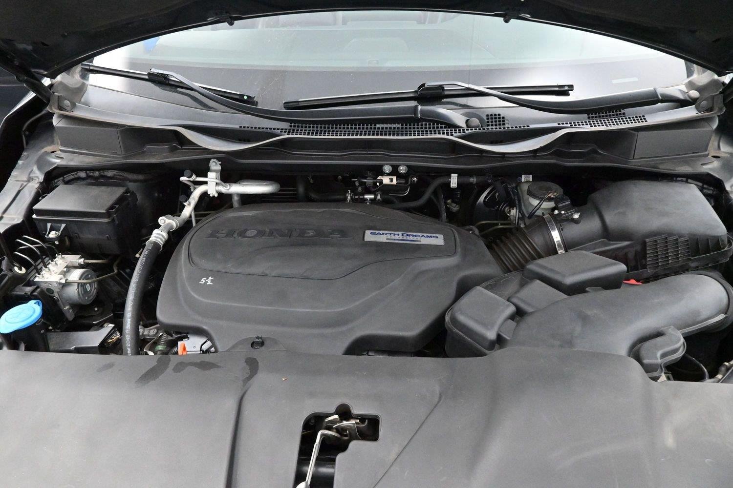 Used 2018 Crystal Black Pearl Honda EX-L image 33