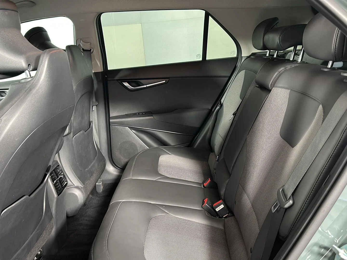 Used 2023 Cityscape Green Kia EX image 17