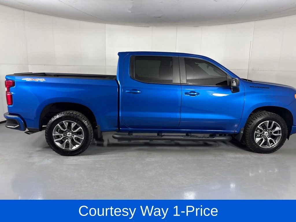 Used 2022 Blue Chevrolet RST image 12