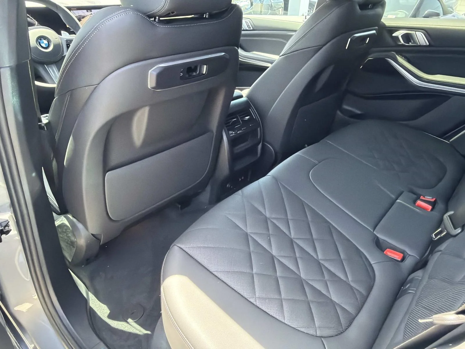 New 2026 Skyscraper Grey Metallic BMW sDrive40i image 10