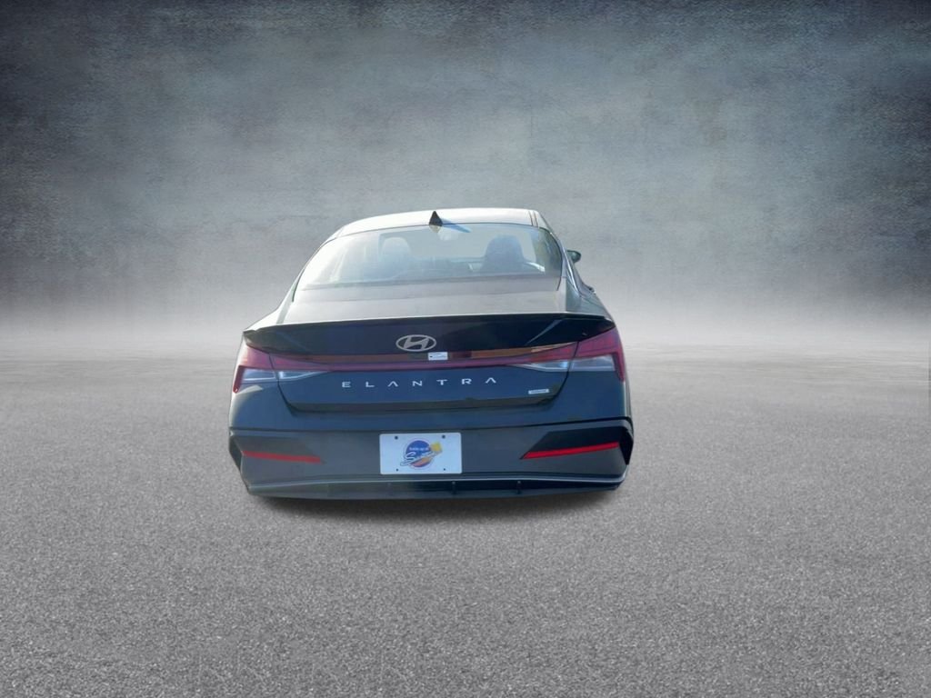 2025 Hyundai Elantra Blue - Photo 20