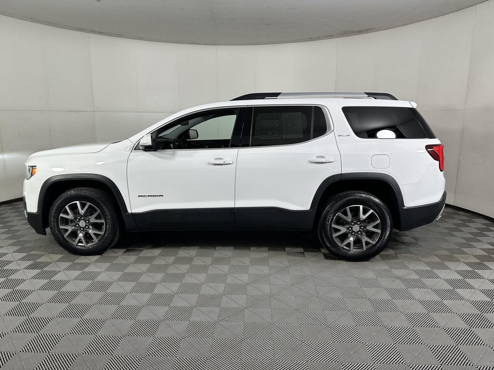 Used 2023 Summit White GMC SLE image 19