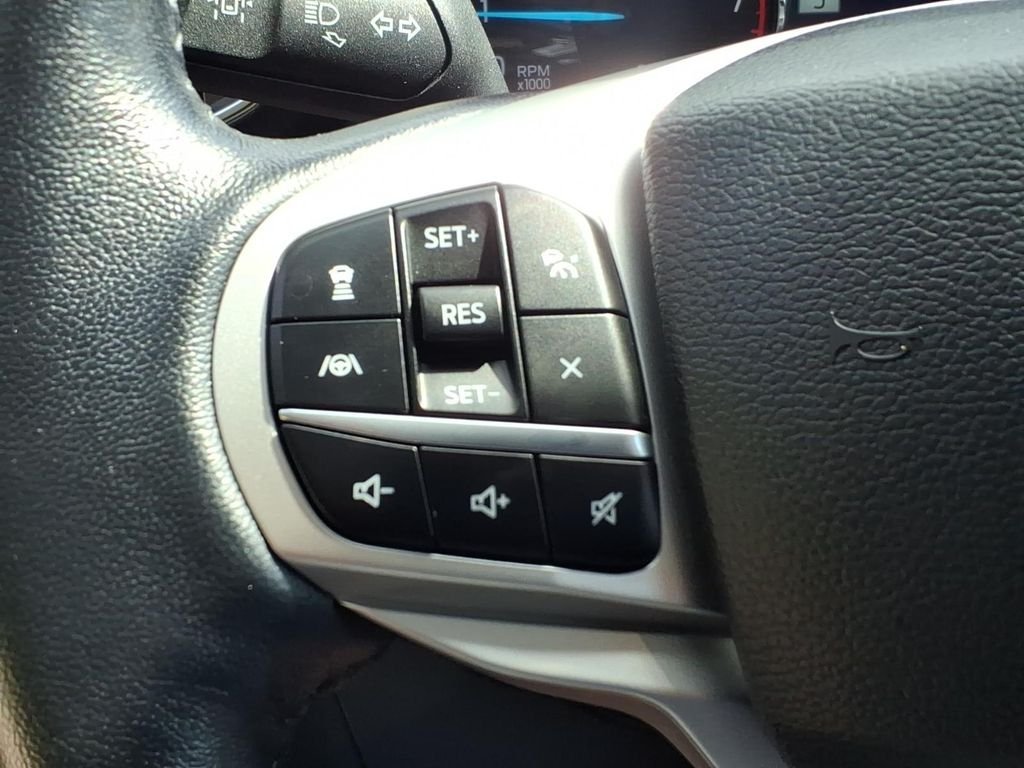 Certified Used 2023 Black Metallic Ford XLT image 29