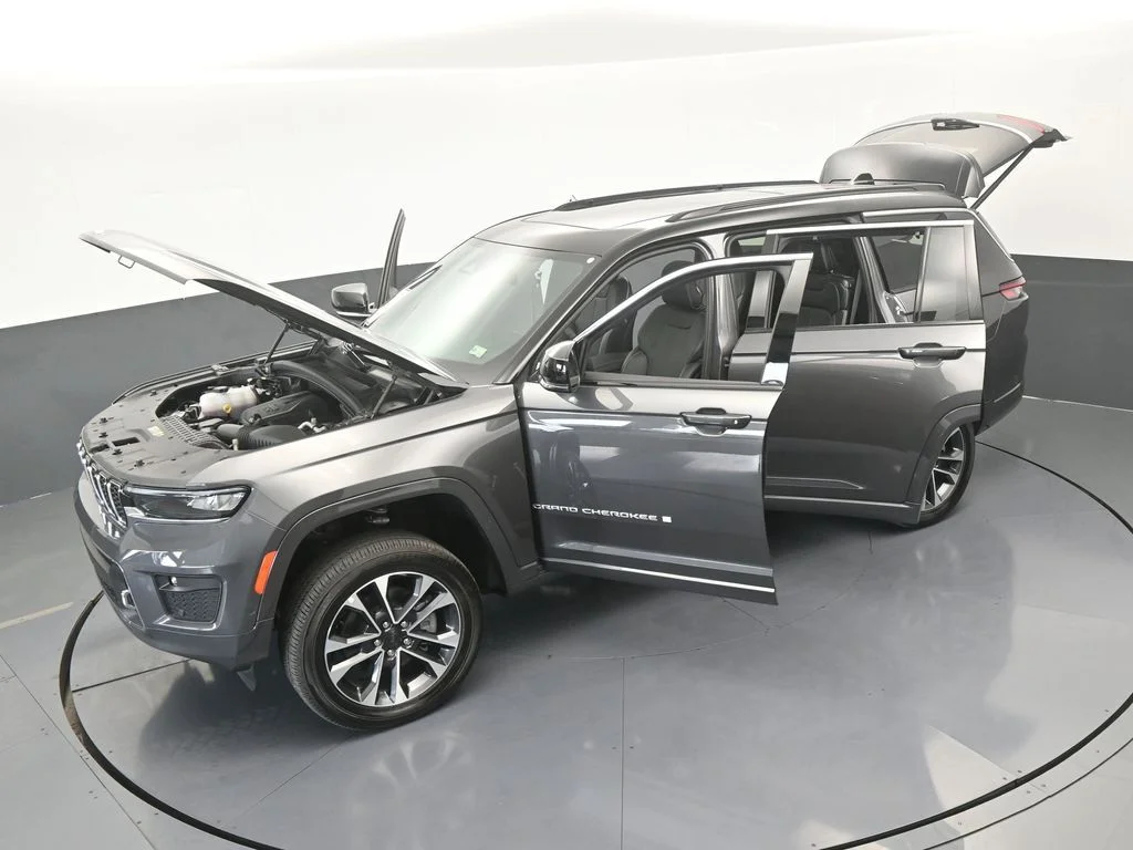 Used 2024 Baltic Gray Metallic Clearcoat Jeep Overland image 69