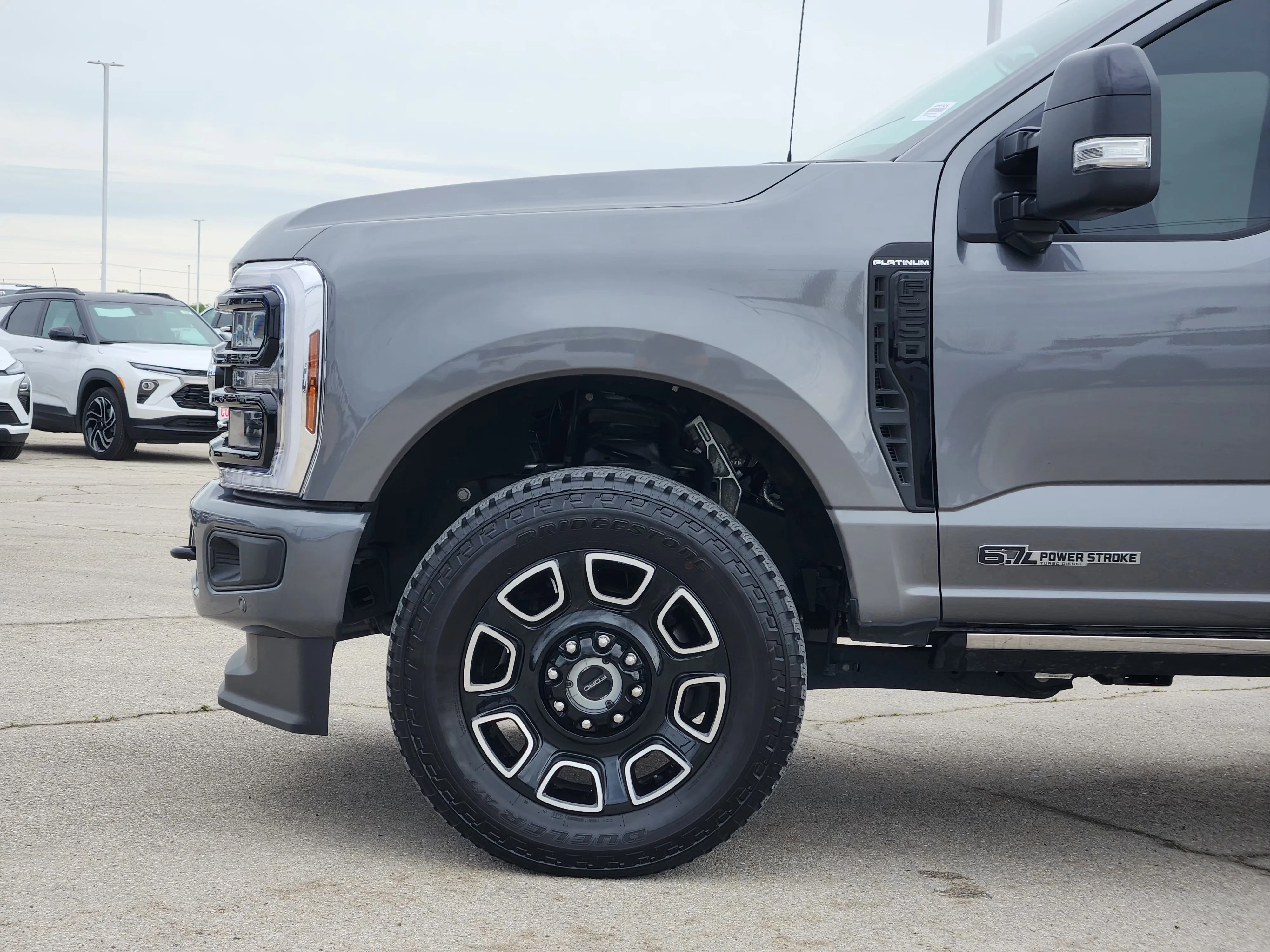 Used 2025  Ford Platinum image 9