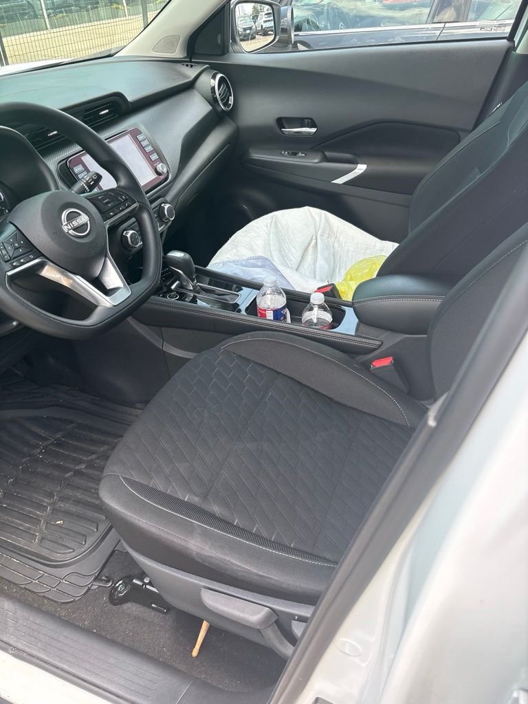 Used 2024 White Nissan SV image 3