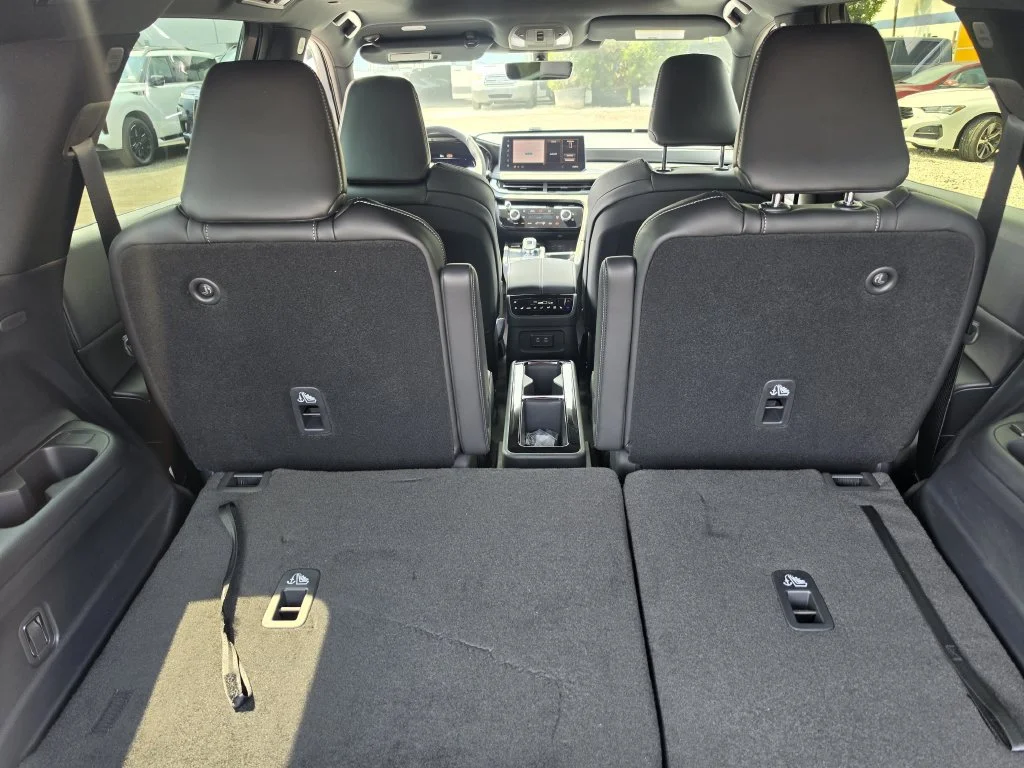 New 2027 RADIANT WHITE INFINITI Sport AWD image 7