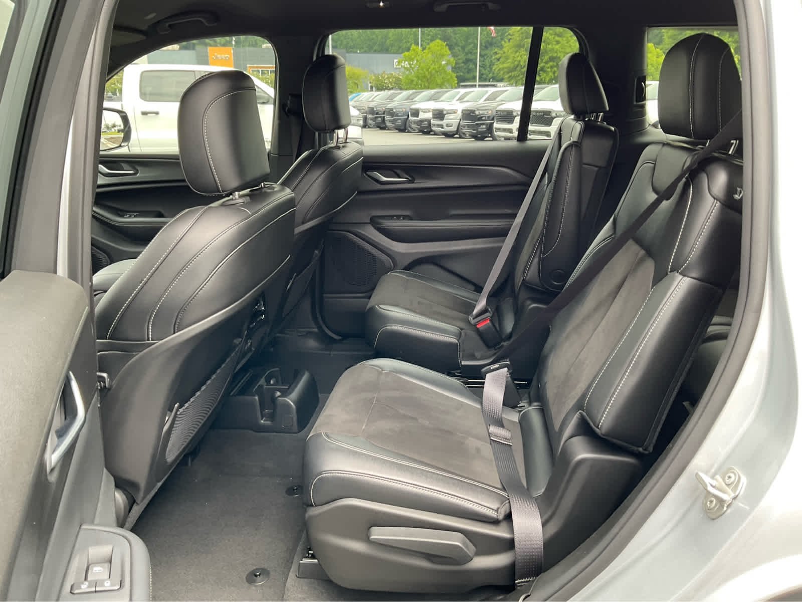 Certified Used 2023 Silver Zynith Jeep Altitude image 22