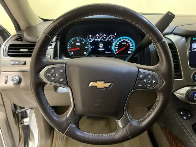 Used 2016 IRIDESCENT PEARL TRICOAT Chevrolet LTZ image 10