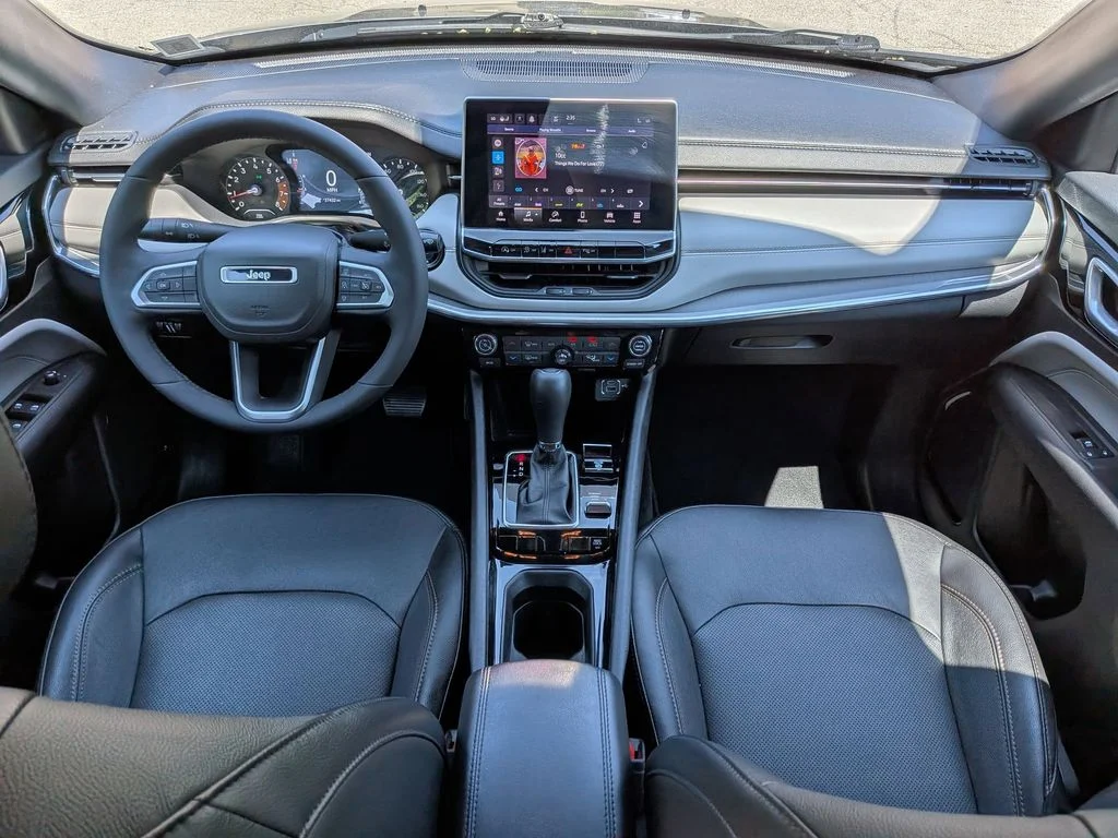 Used 2023 Silver Jeep Limited image 19