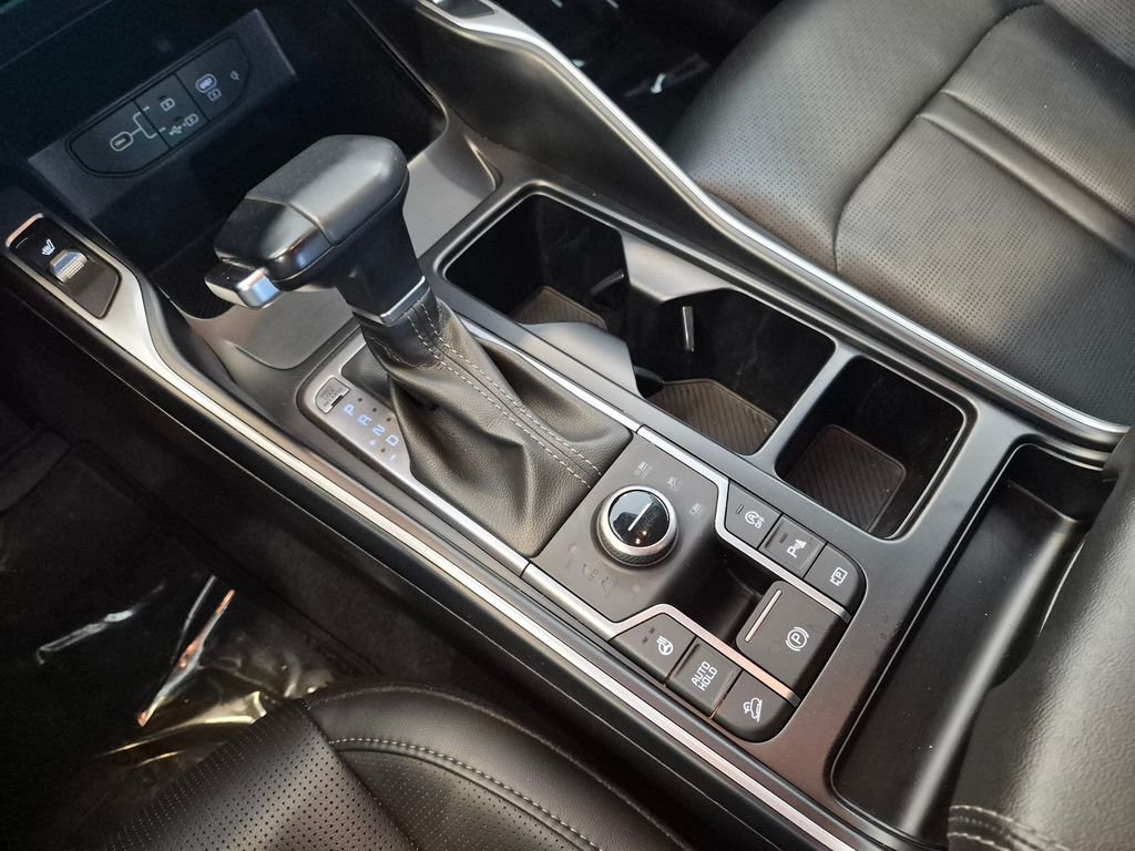 Used 2025 Black Kia EX image 24