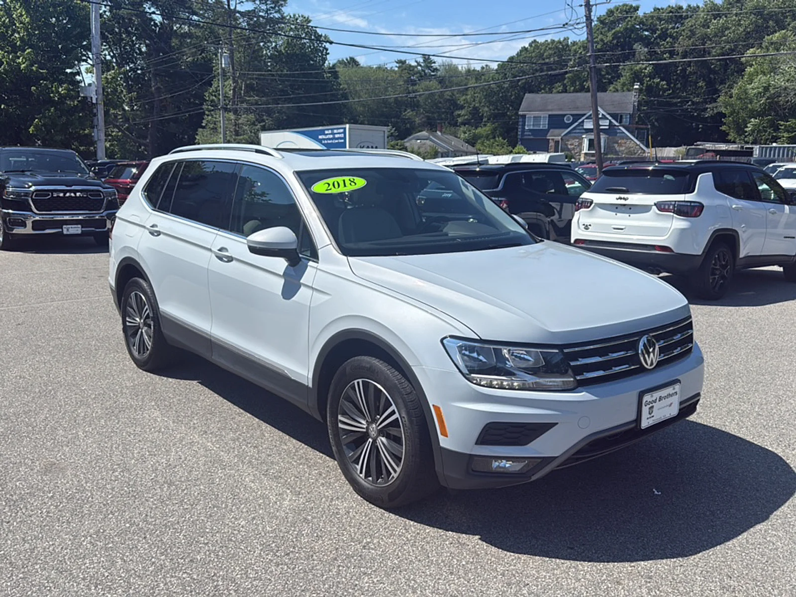 Used 2018 Platinum Gray Metallic Volkswagen SEL 4 MOTION image 3