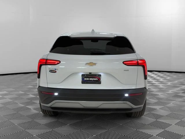 Certified Used 2025 Summit White Chevrolet LT image 4