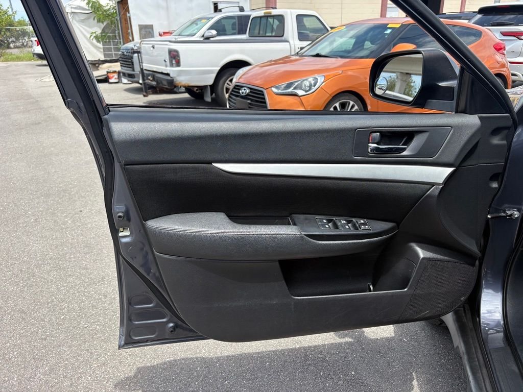 2014 Subaru Outback 2.5i Premium - Photo 10