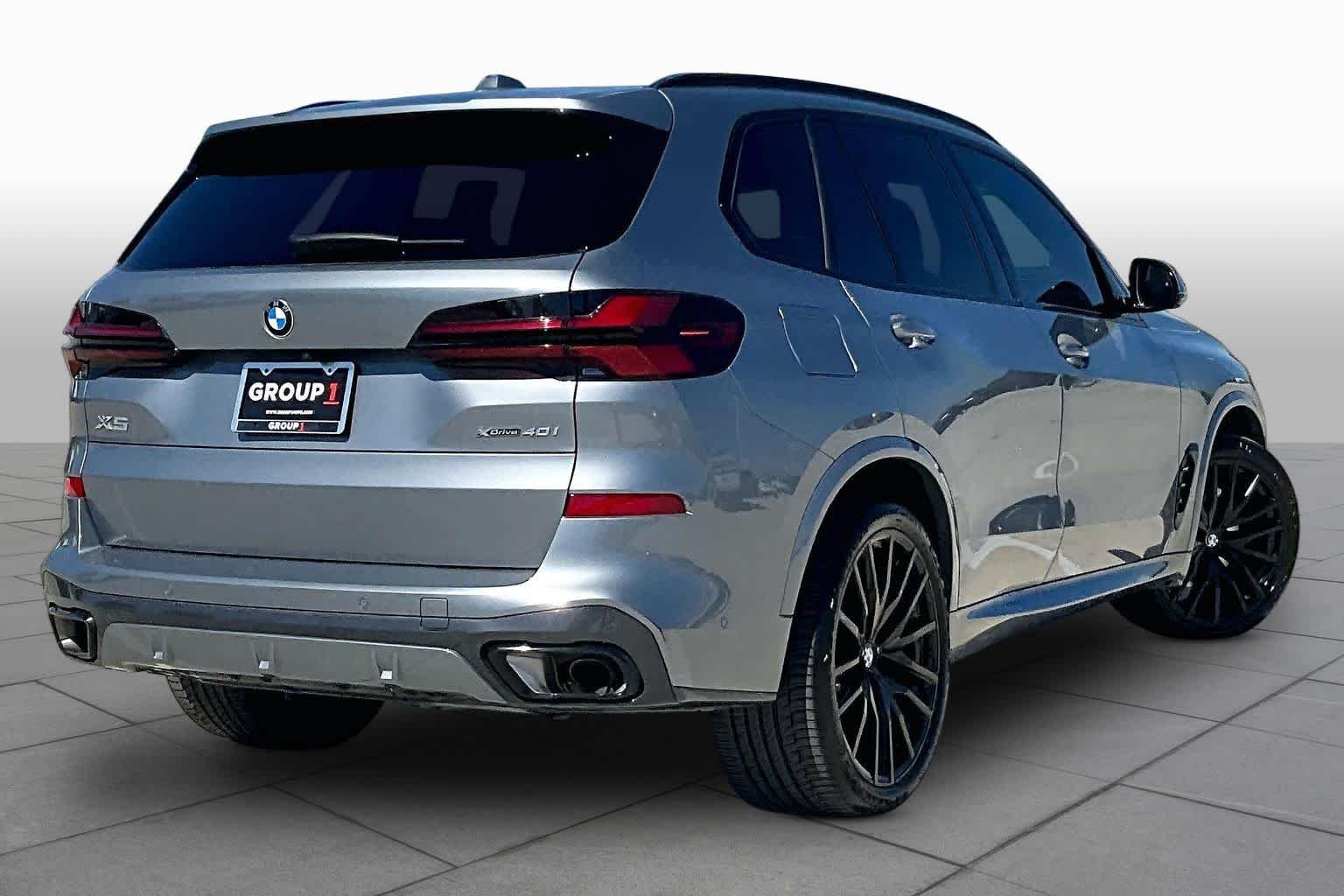 Used 2024 Skyscraper Grey Metallic BMW xDrive40i image 12