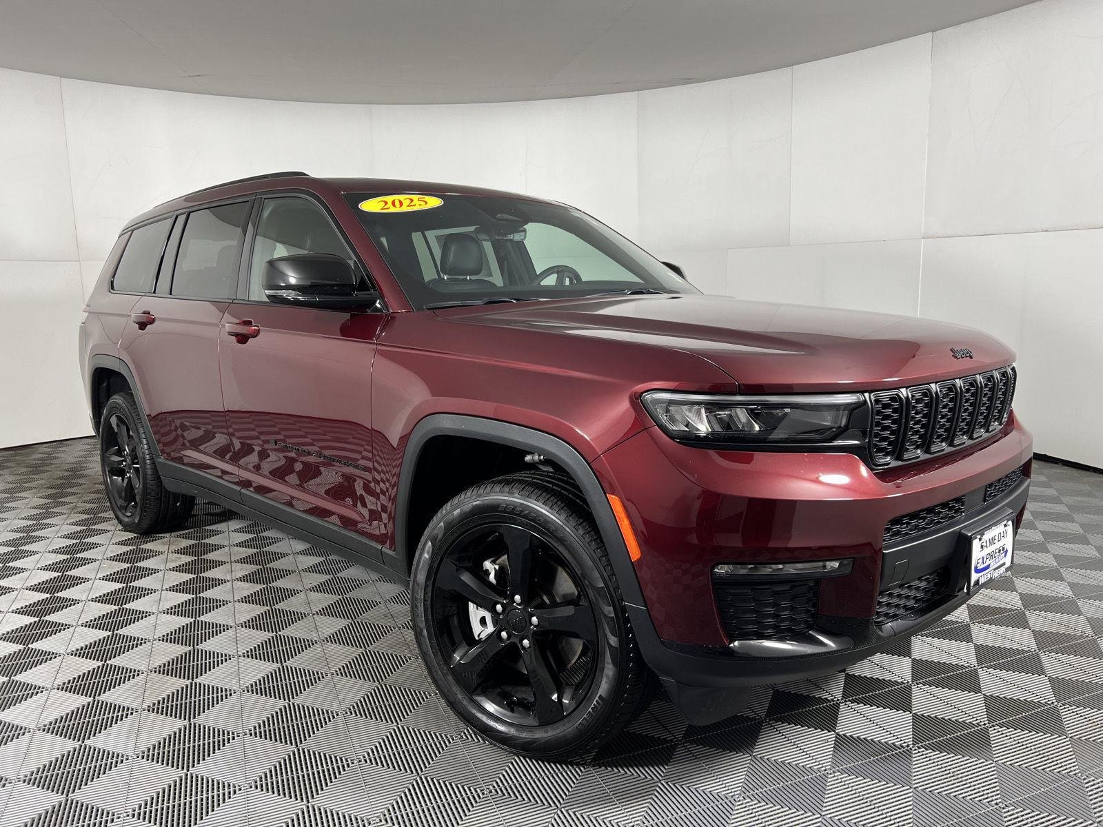 Used 2025 Velvet Red Pearlcoat Jeep Limited image 1