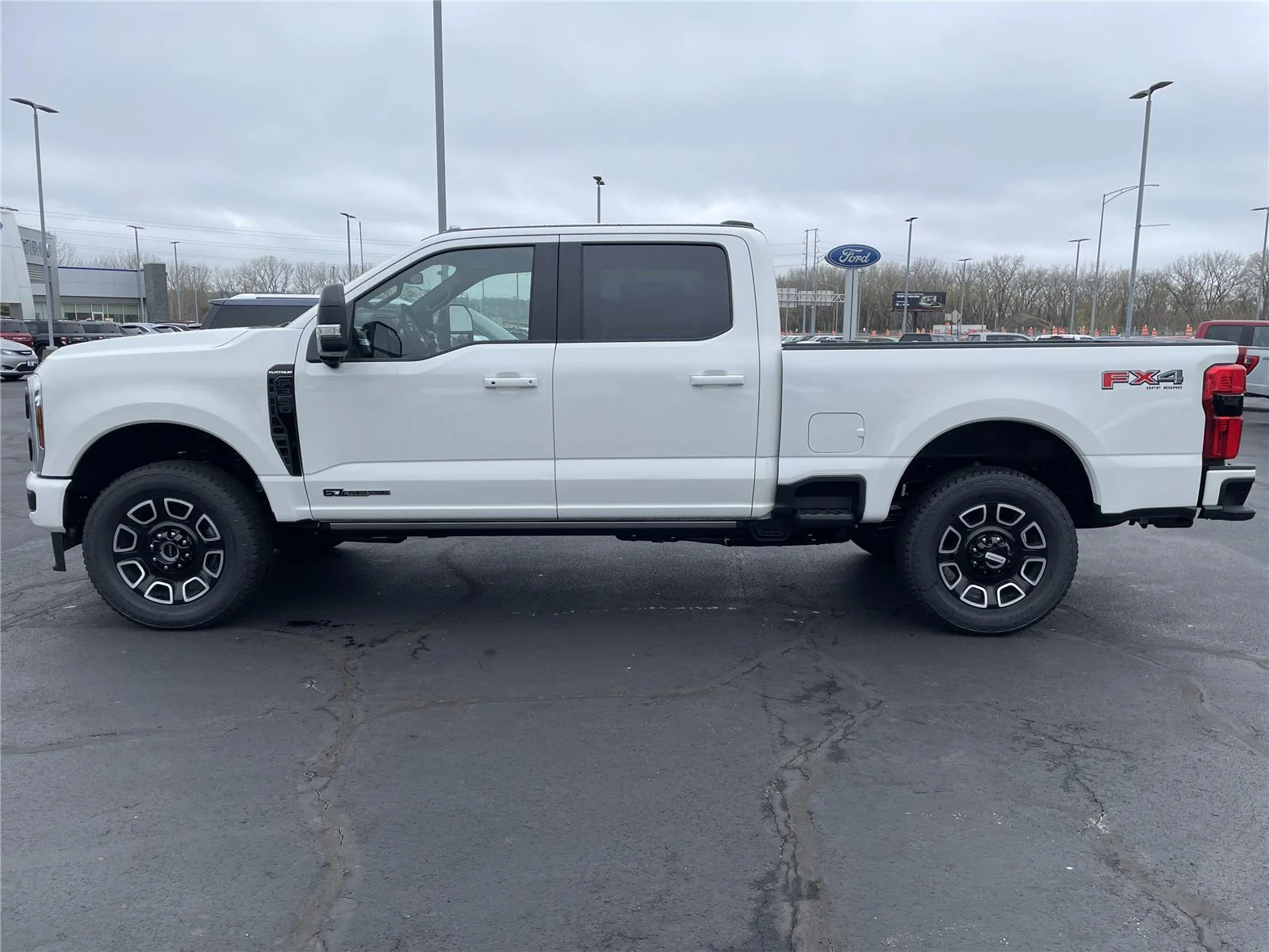 New 2026 Star White Metallic Tri-Coat Ford Platinum image 2