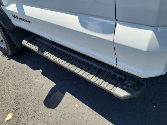 New 2026 Oxford White Ford F-550® XL image 18