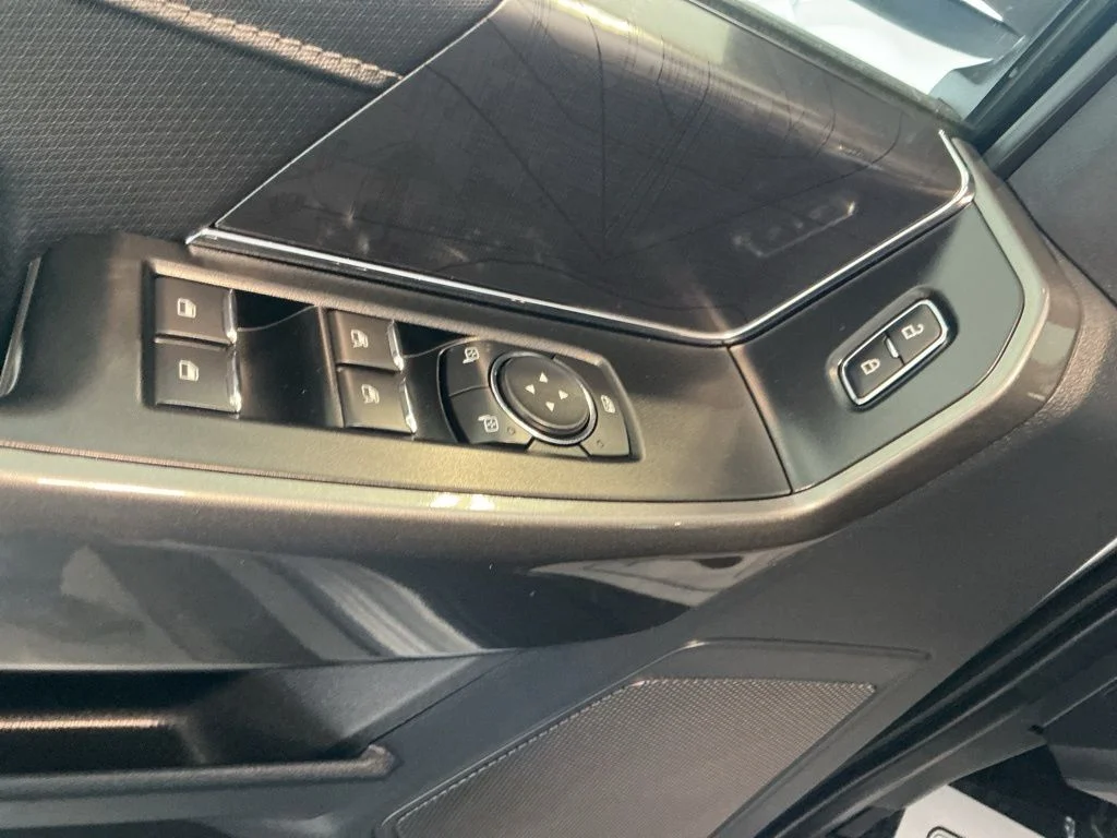 Used 2022 Silver Ford XLT image 17