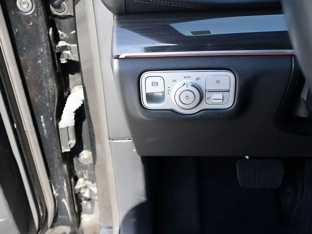 Used 2020 Black Mercedes-Benz GLS 450 image 36