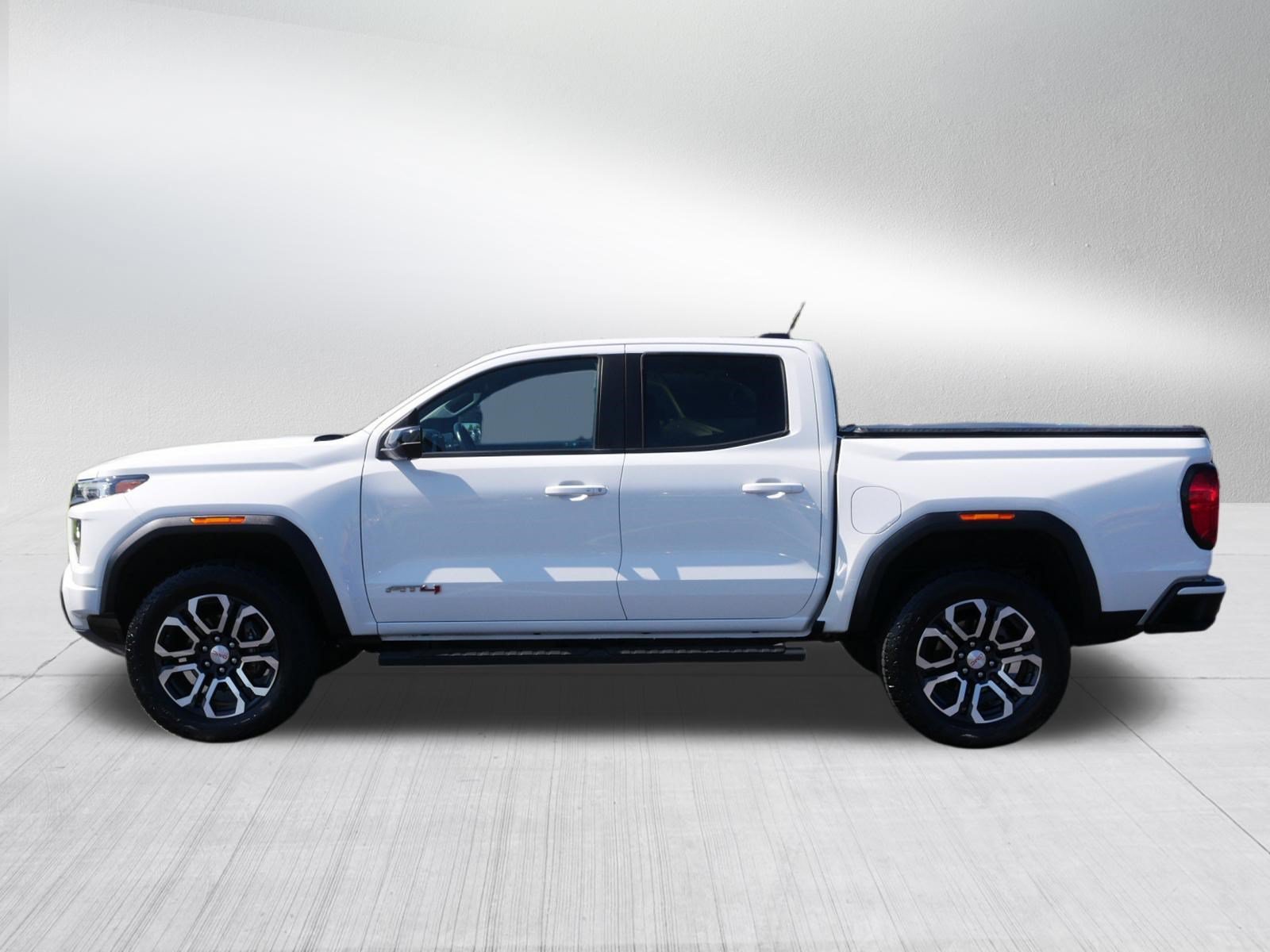 Used 2023 Summit White GMC 4WD AT4 image 4