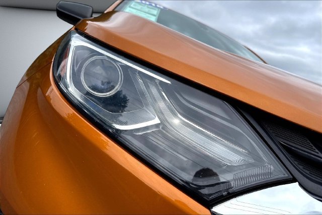 Used 2018 Orange Chevrolet LS image 34