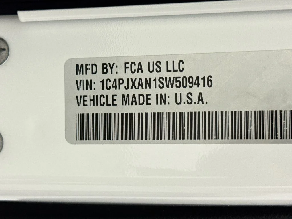 Used 2025 White Jeep Sport S image 31
