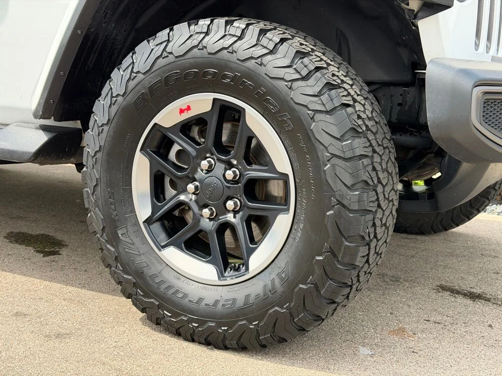 Used 2018 White Jeep Unlimited Rubicon image 21