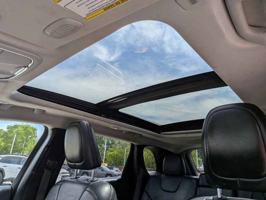 Used 2019 Red Jeep Limited image 13