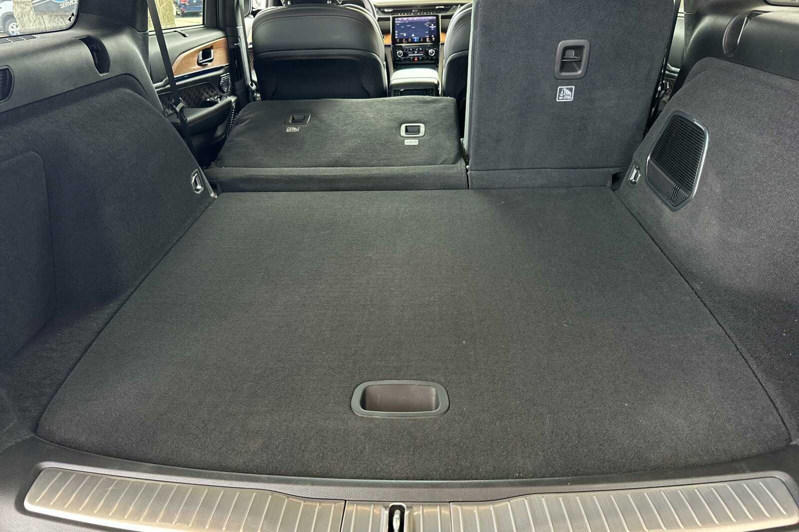 New 2022 Baltic Gray Metallic Clearcoat Jeep Summit image 15