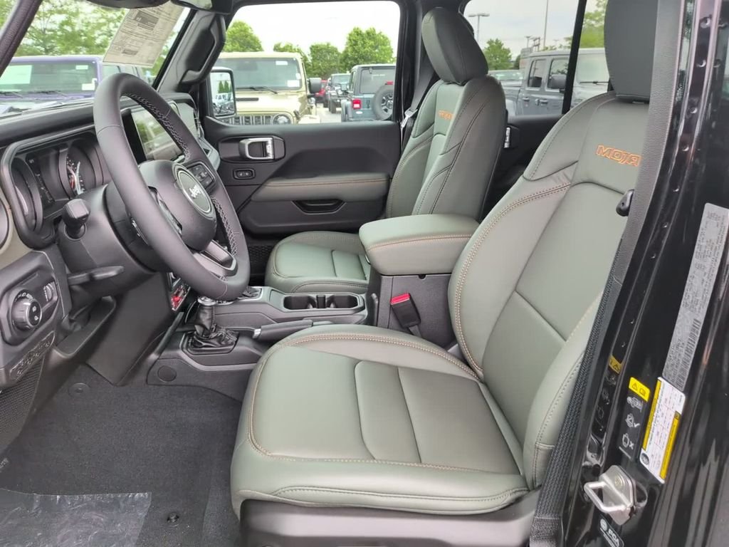 New 2026 Black Clear-Coat Exterior Paint Jeep Mojave X image 17