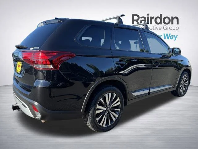 Used 2020 Labrador Black Metallic Mitsubishi ES image 7