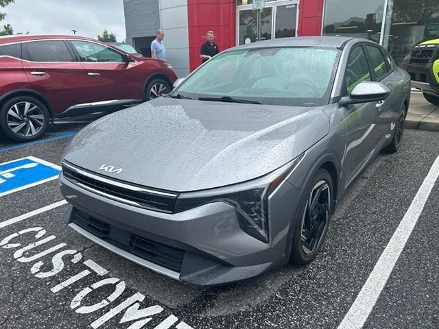 Used 2025 Gray Kia EX image 6