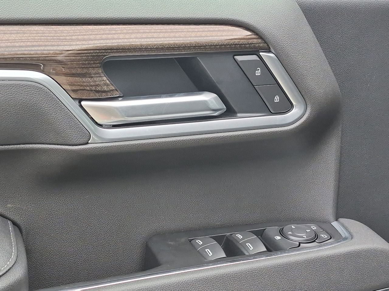 New 2026 Sterling Gray Metallic Chevrolet LT image 23