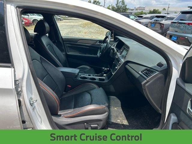 Used 2015 White Hyundai Sport 2.0T image 12