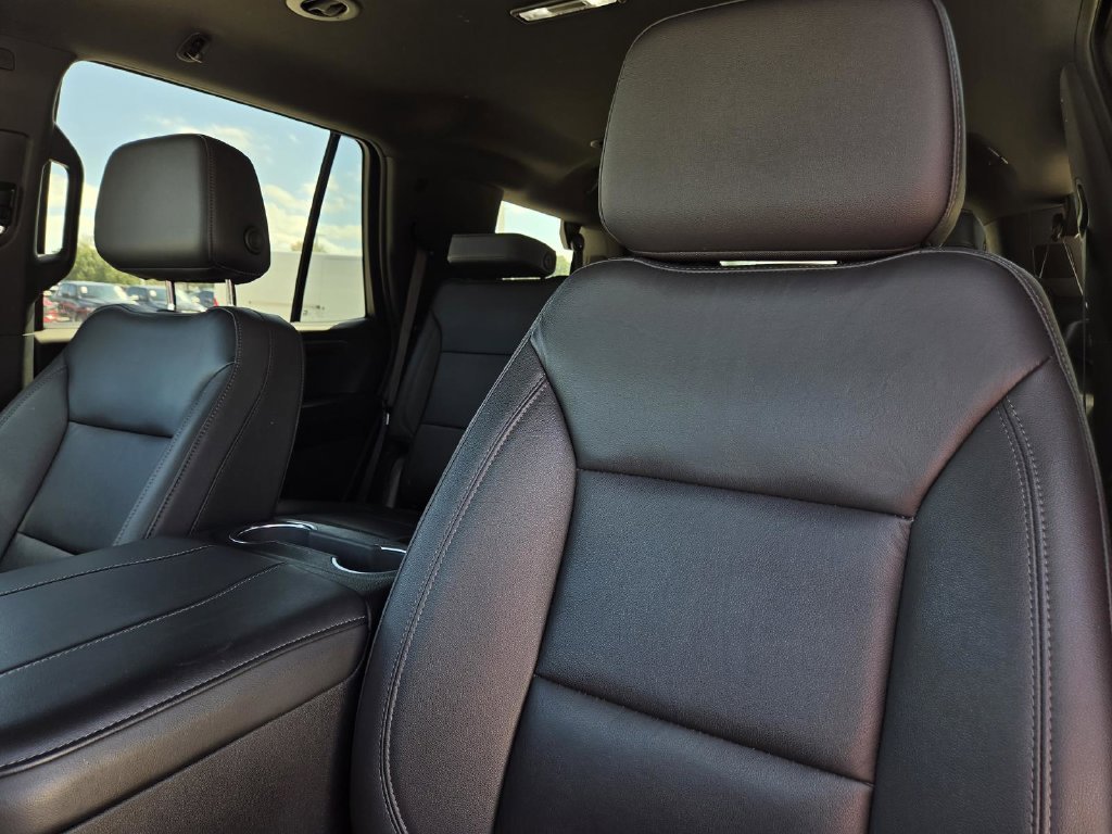 Used 2025 Black Chevrolet Z71 image 12