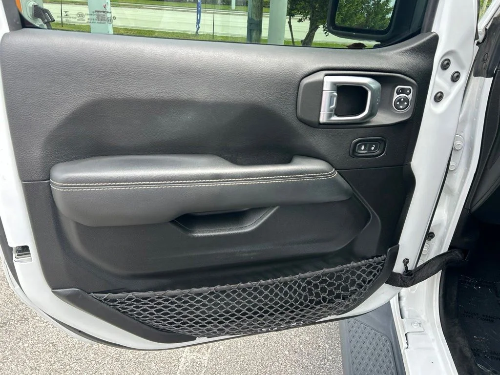 Used 2022 Bright White Clearcoat Jeep Overland image 16
