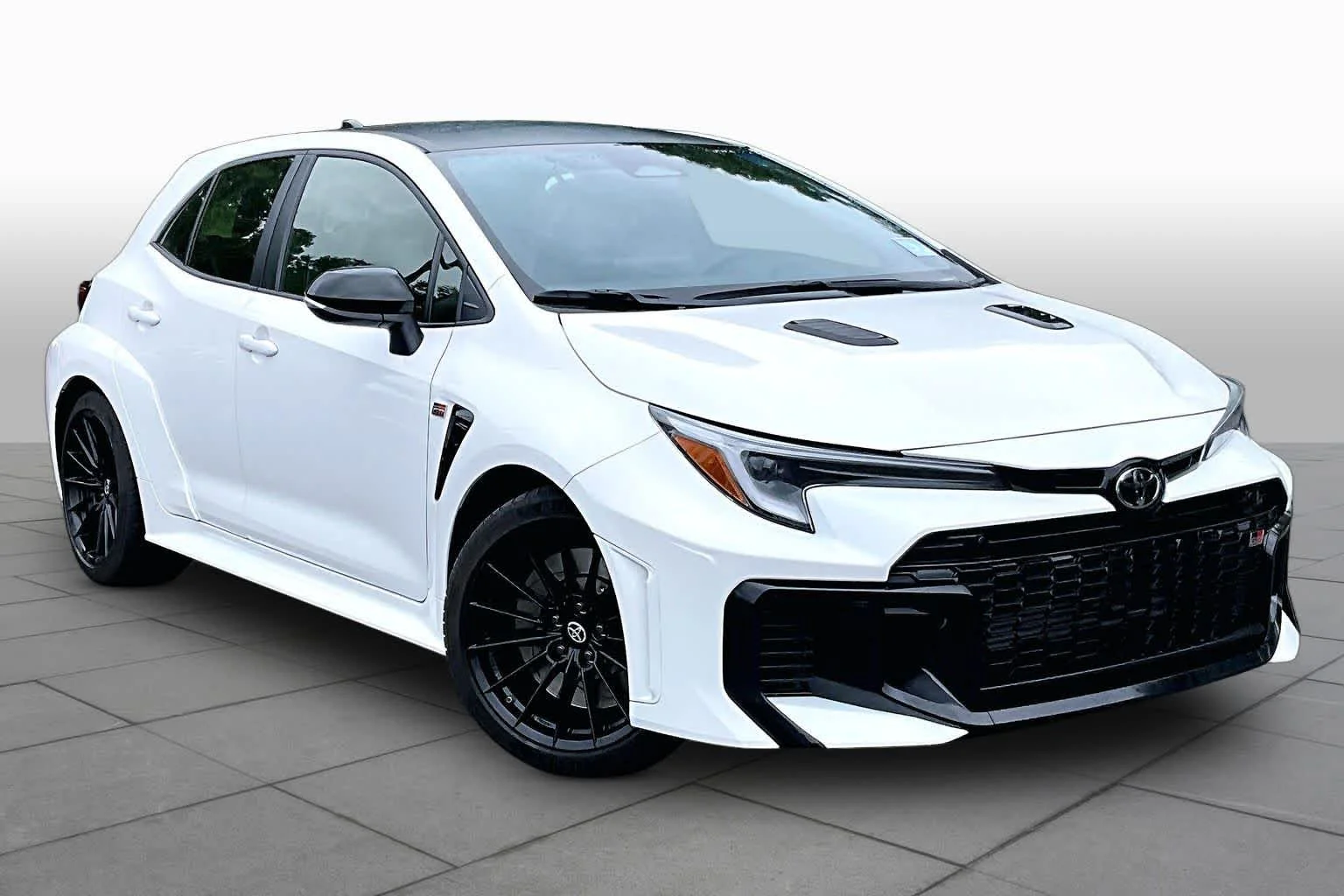 Used 2025 Ice Cap Toyota Premium Plus image 3