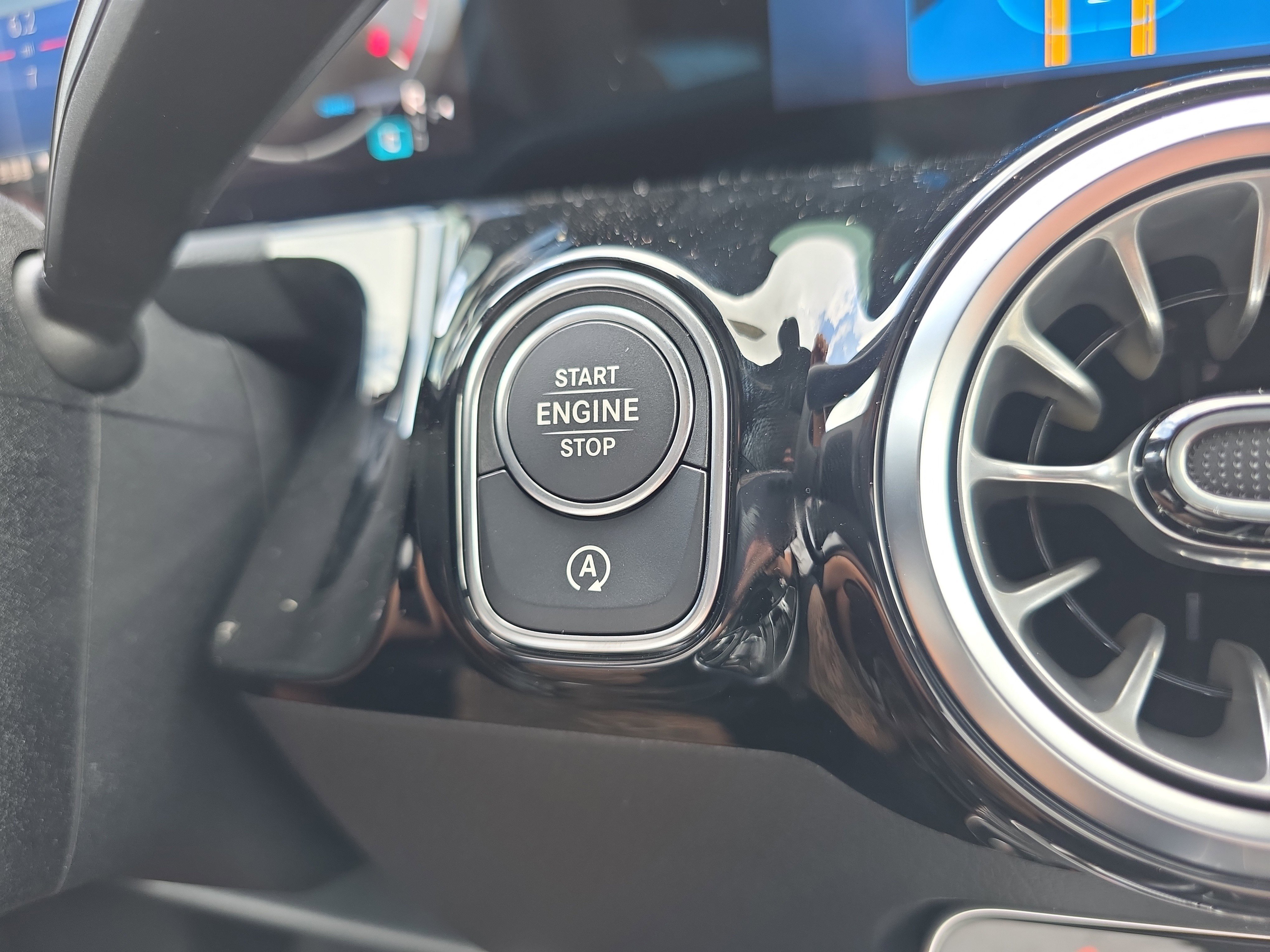 New 2026 Polar White Mercedes-Benz GLA 250 image 53
