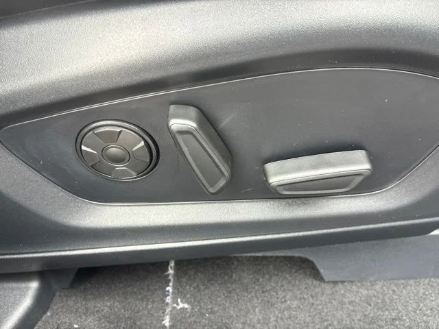 New 2026 White Ford Tremor image 30