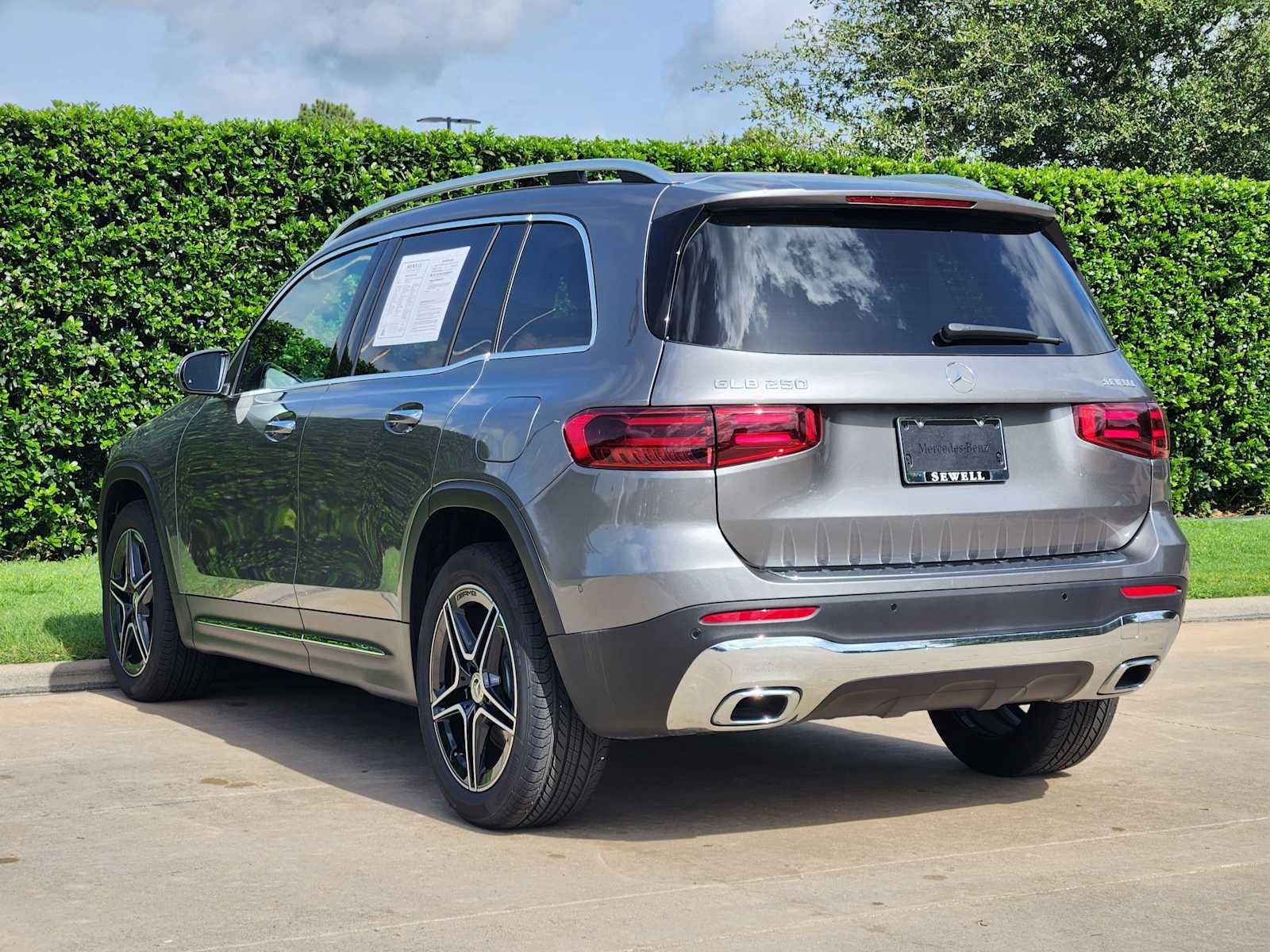 Certified Used 2026 Mountain Grey Metallic Mercedes-Benz GLB 250 image 4