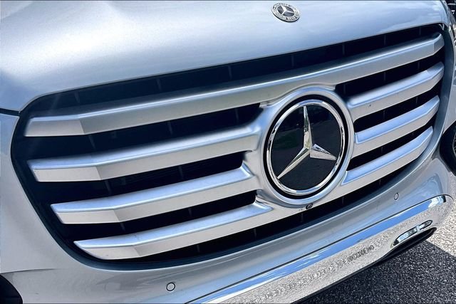 Used 2025 Silver Mercedes-Benz GLS 450 image 32