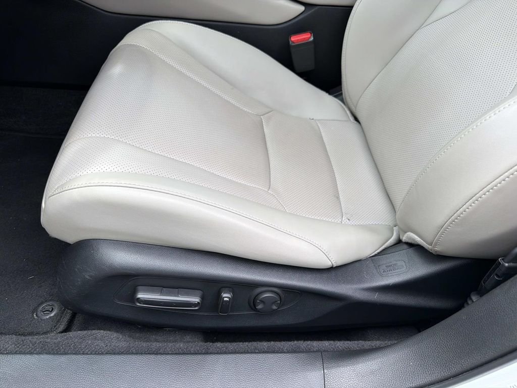 Used 2024  Honda Touring image 17