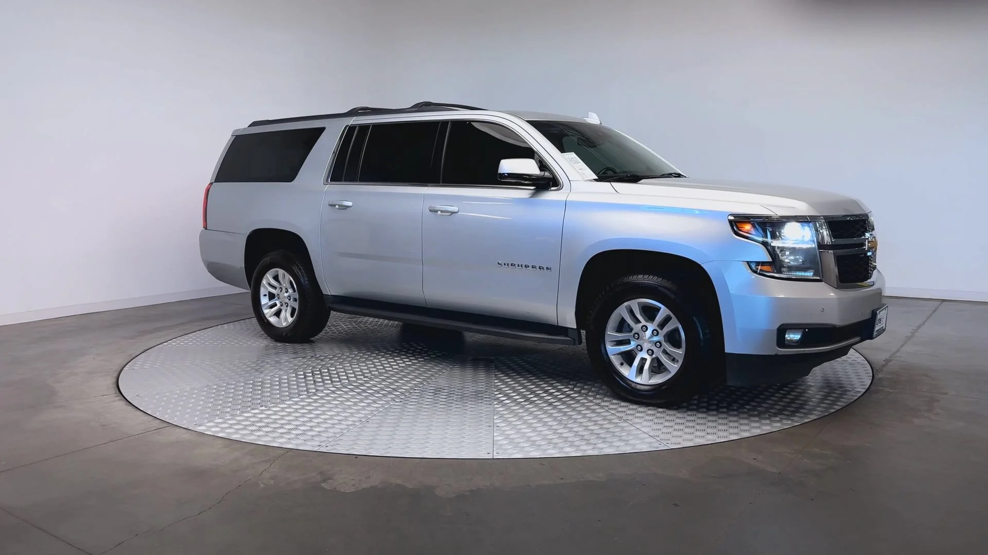 Used 2018 Silver Ice Metallic Chevrolet LT image 2