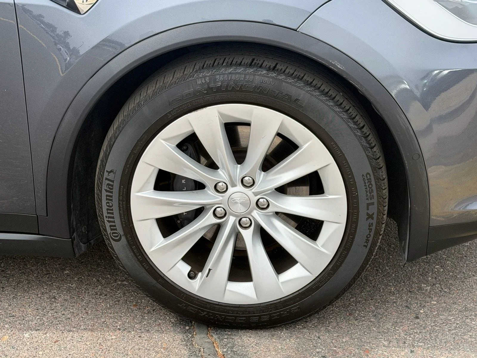 Used 2018 Gray Tesla  image 9