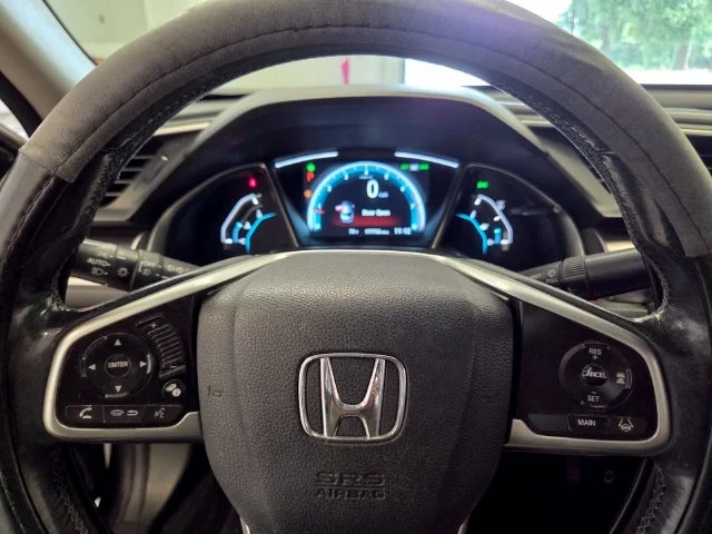 Used 2017  Honda Touring image 24
