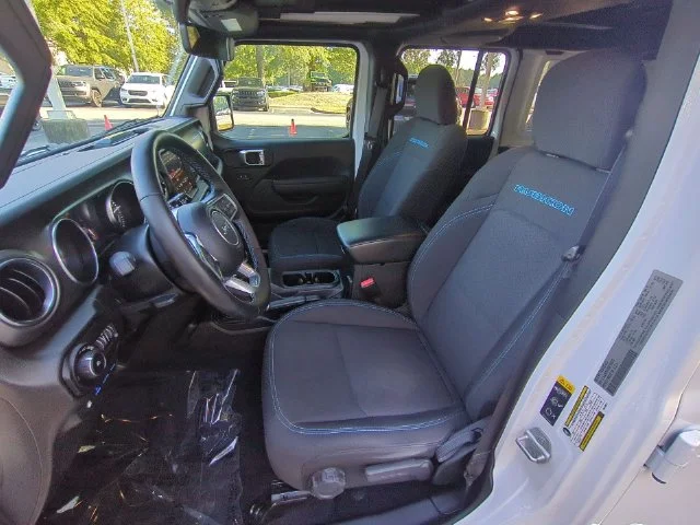 Used 2022 White Jeep Unlimited Rubicon 4xe image 14