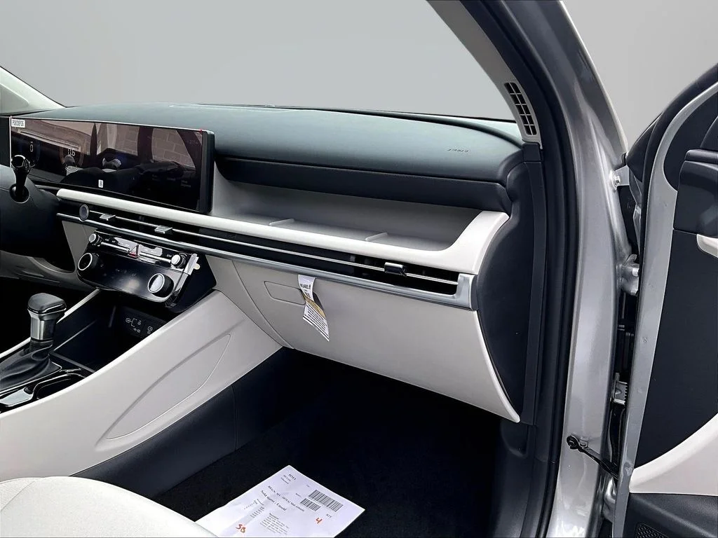 New 2026 Silver Hyundai SEL image 28